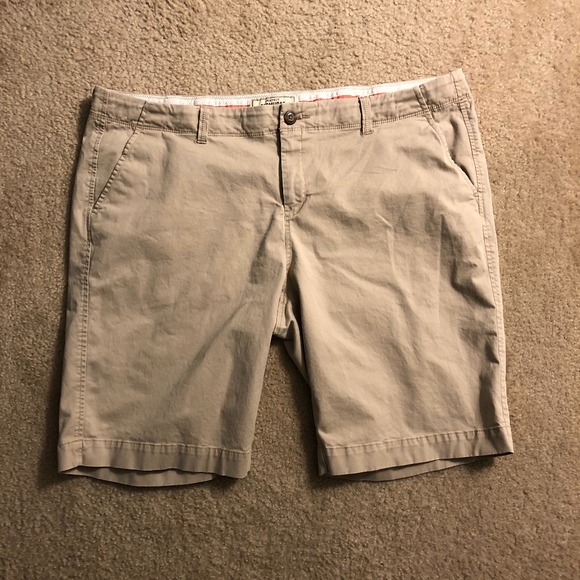 Old Navy Pants - Old Navy Favorite Khakis low-rise Perfect Bermudas